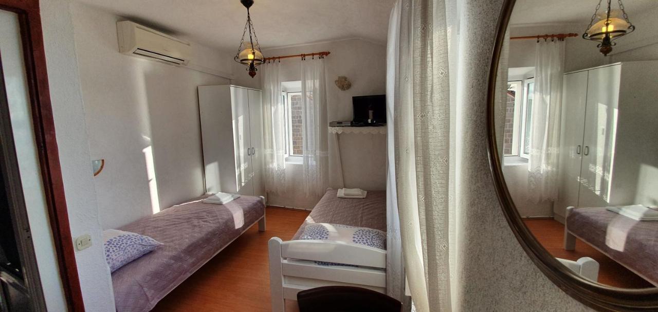 Apartments - 3 A Beautiful Apartment With A Sea View Hvar Town Exterior foto